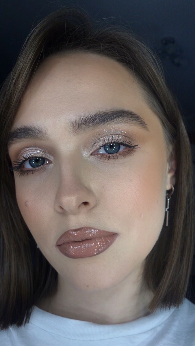 Макияж с блестками