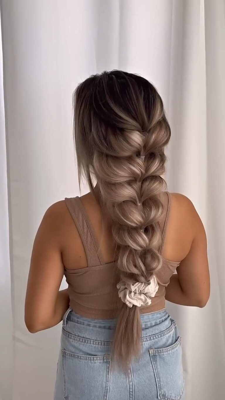 Simple but very beautiful hairstyle🤍