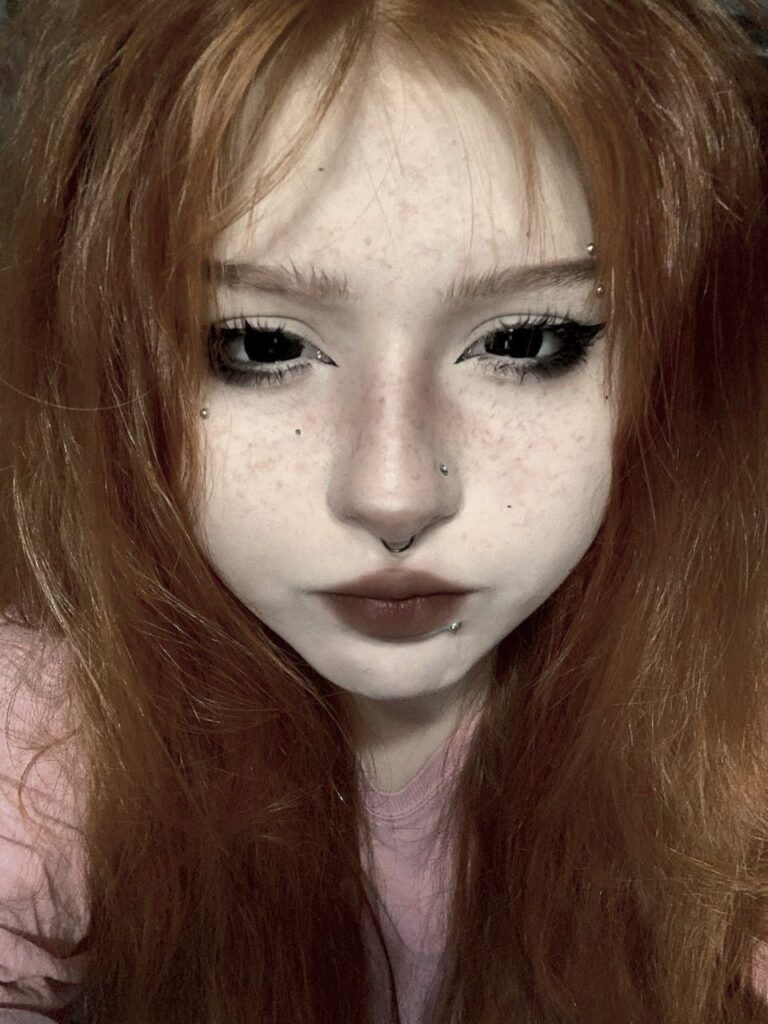 рыжая девочка