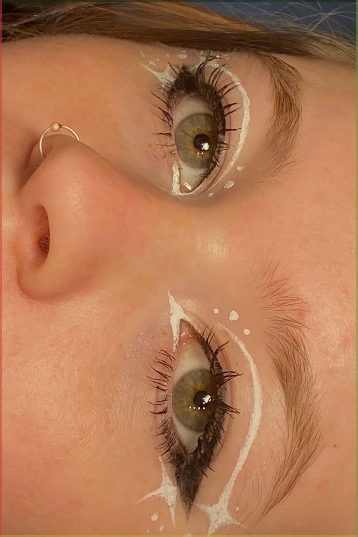 white graphic eyeliner