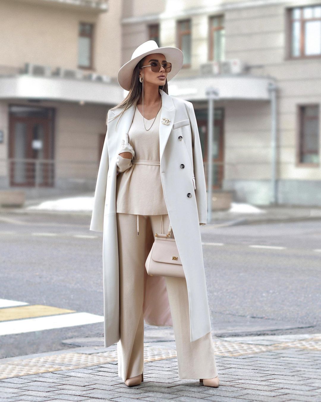 Модные образы на работу осень-зима 2023-2024: стильные и лаконичные идеи (+30 фото)