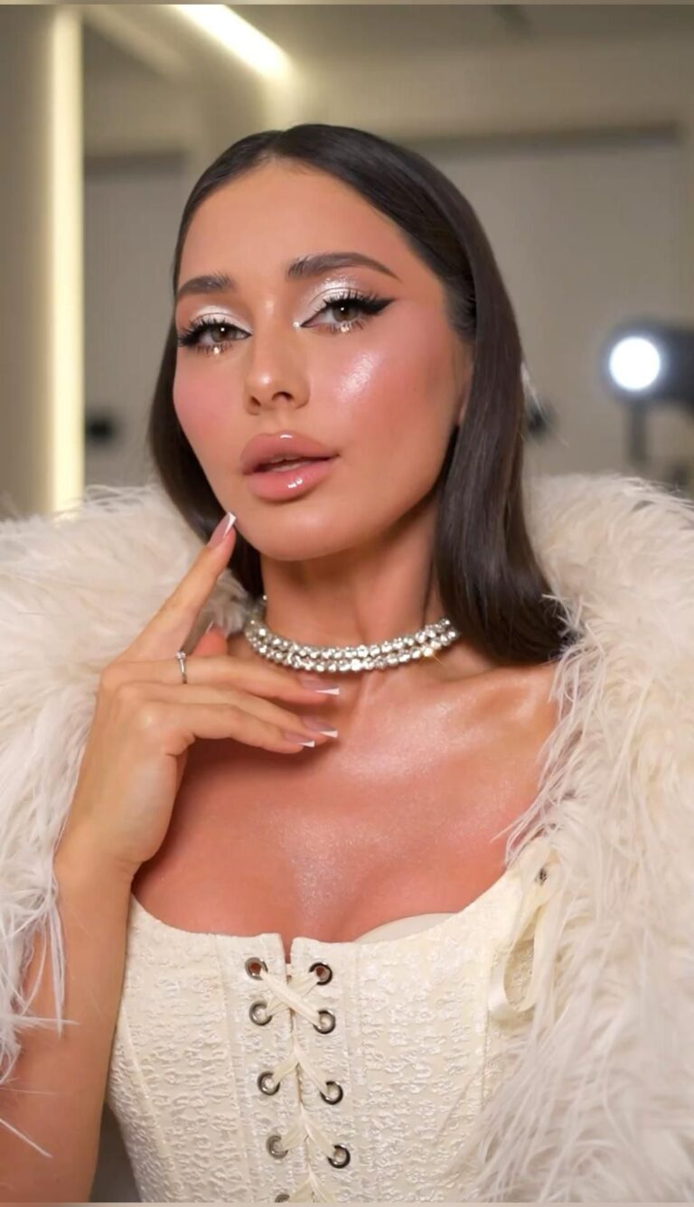 Вечерний макияж со стрелками