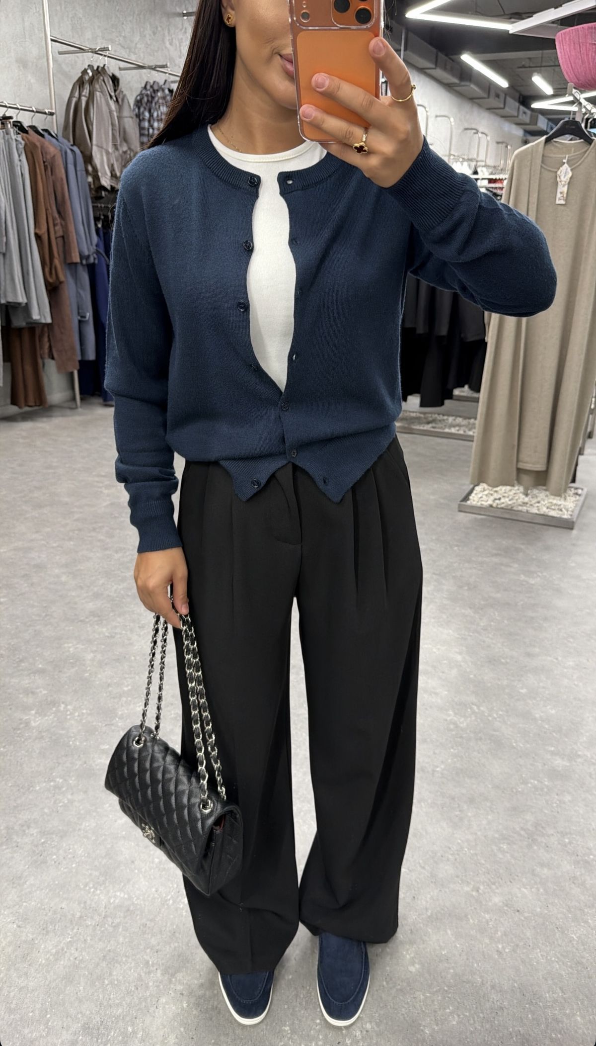 Элегантность в деталях: аксессуары для офиса