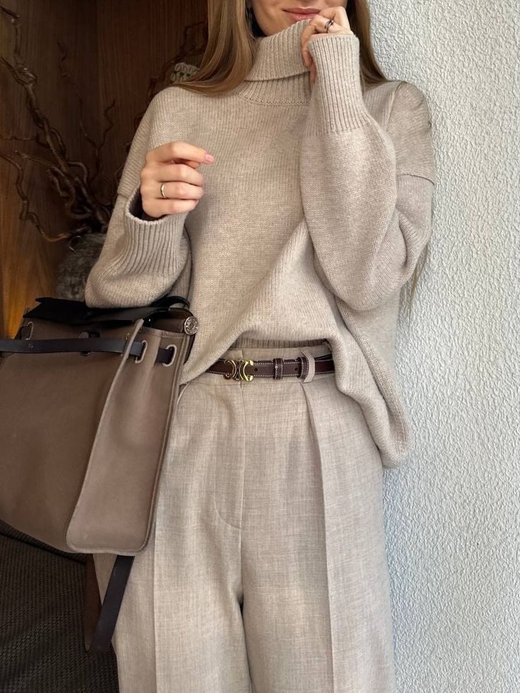 Офисные образы в стиле light-academia: как собрать женственный деловой наряд – MILLZ KARTA Media