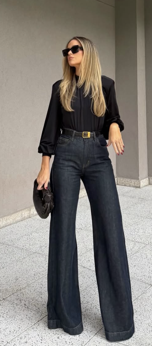 Chic Black Tee & Jeans: Hat-Boutique Vibes