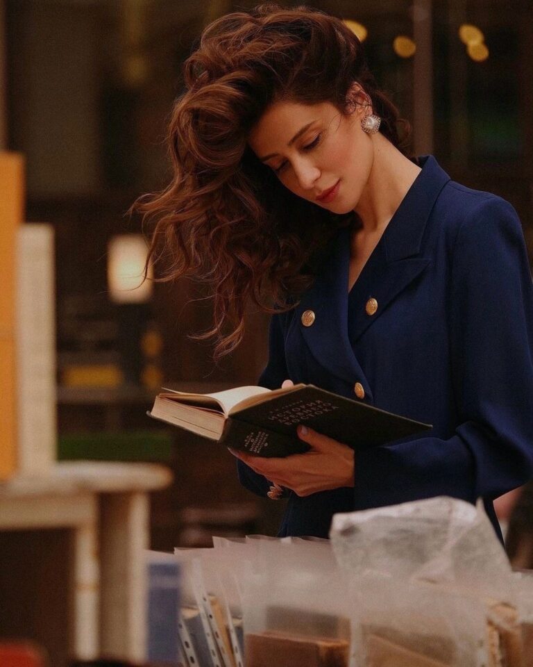 Равшана Куркова