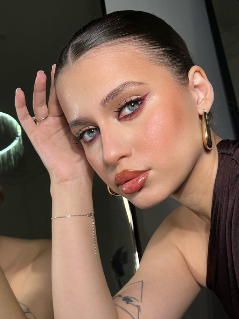 Вечерний макияж со стрелкой