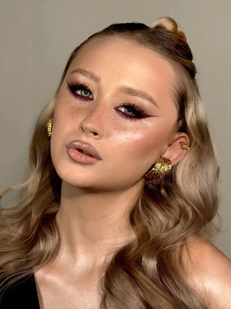 Они очень старят: две ошибки в макияже женщины зрелого возраста, которые