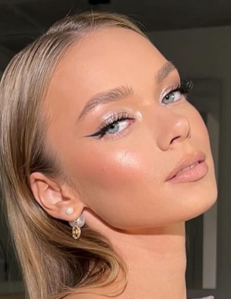🥰 Laura guzzo on trucco in 2025 prom макияж looks, blonde hair макияж, winged eyeliner макияж