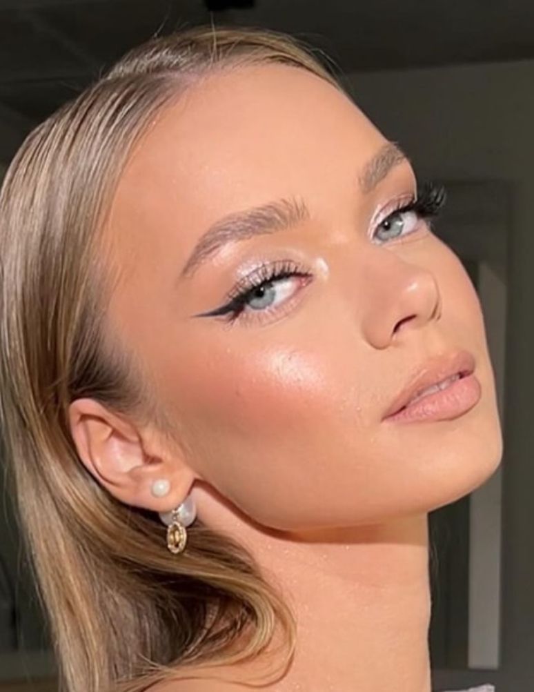 🥰 Laura guzzo on trucco in 2025 prom макияж looks, blonde hair макияж, winged eyeliner макияж
