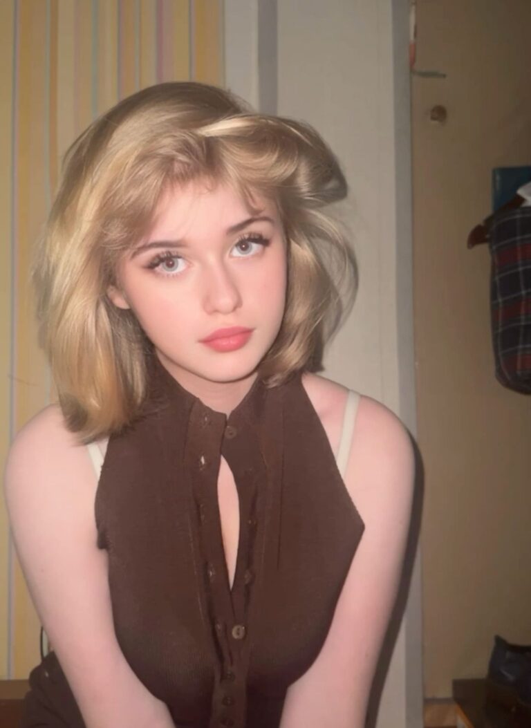 Девушка для фейка красивая