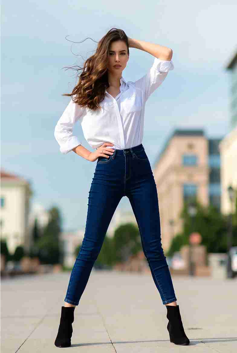 Современная элегантность и естественная красота женщины