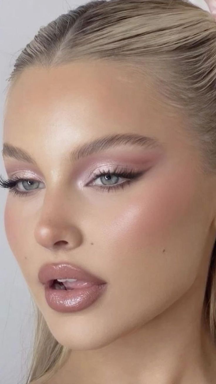 2024 Makeup Trends | Strawberry Glam and The statement Liner