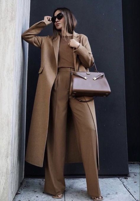 Looks Monocromáticos: Como Adotar Esta Tendência e Arrasar nas Cores da Estação — Andreia Álvaro